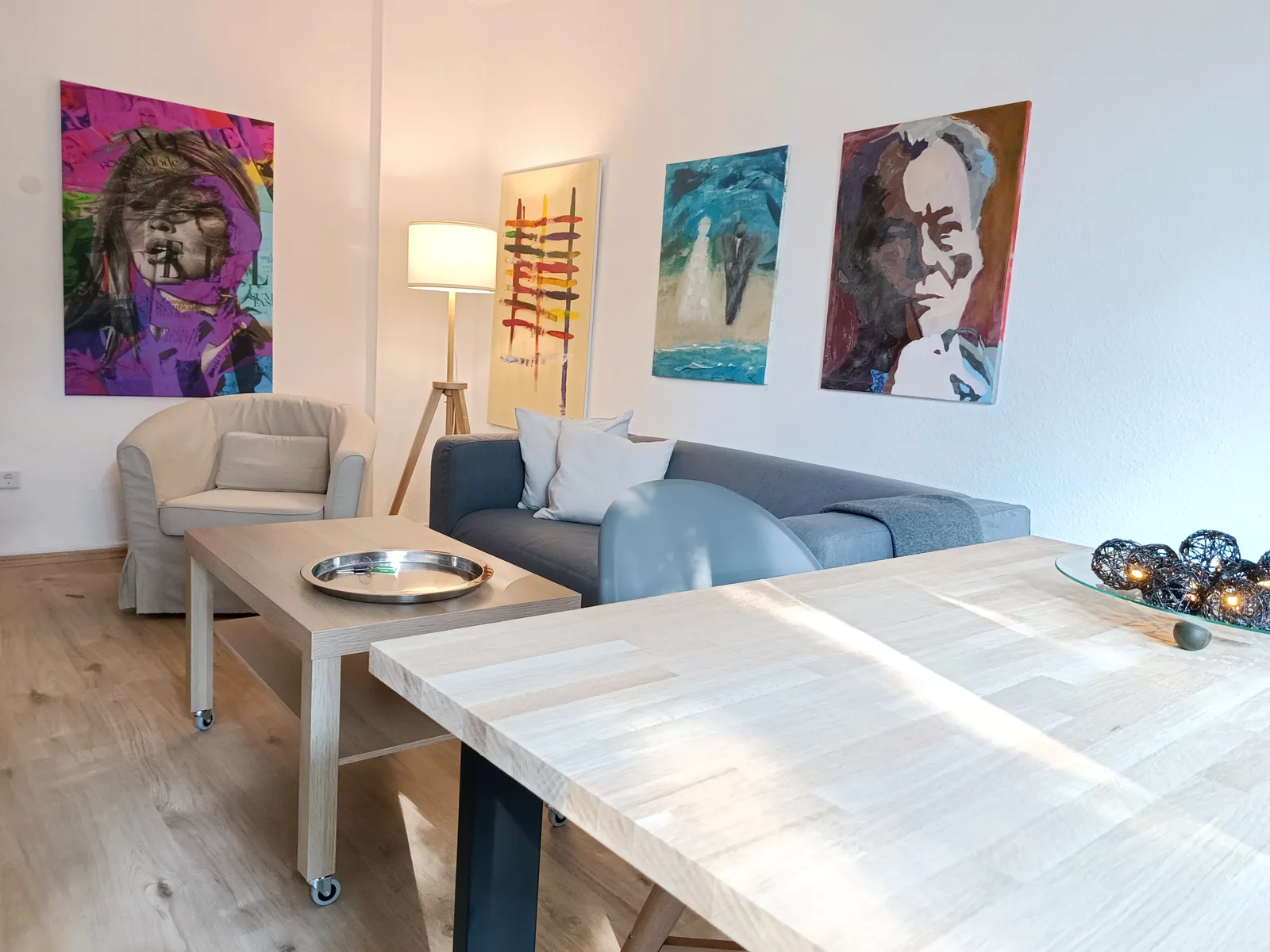 Wohn- und Essbereich im Apartment Cato